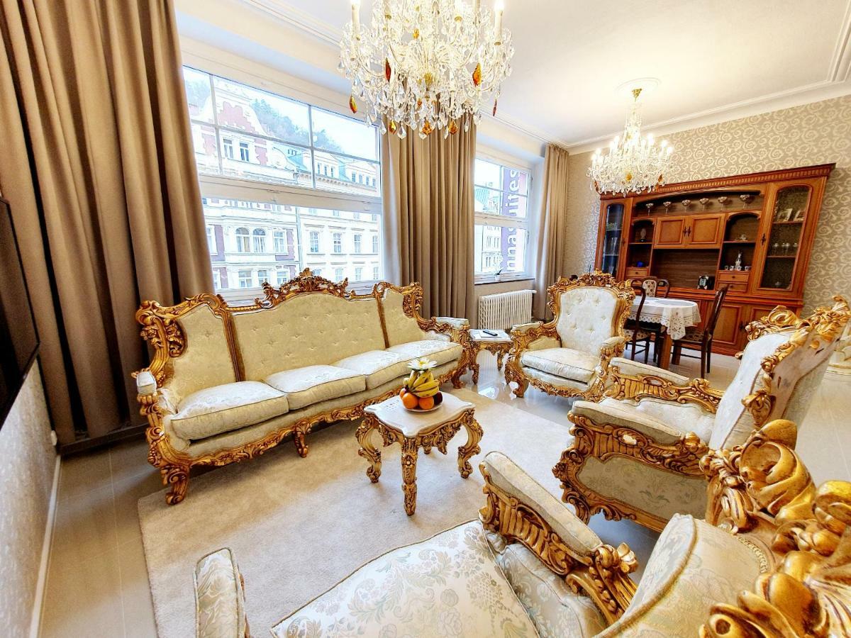 Madonna Apartments การ์โลวีวารี ภายนอก รูปภาพ