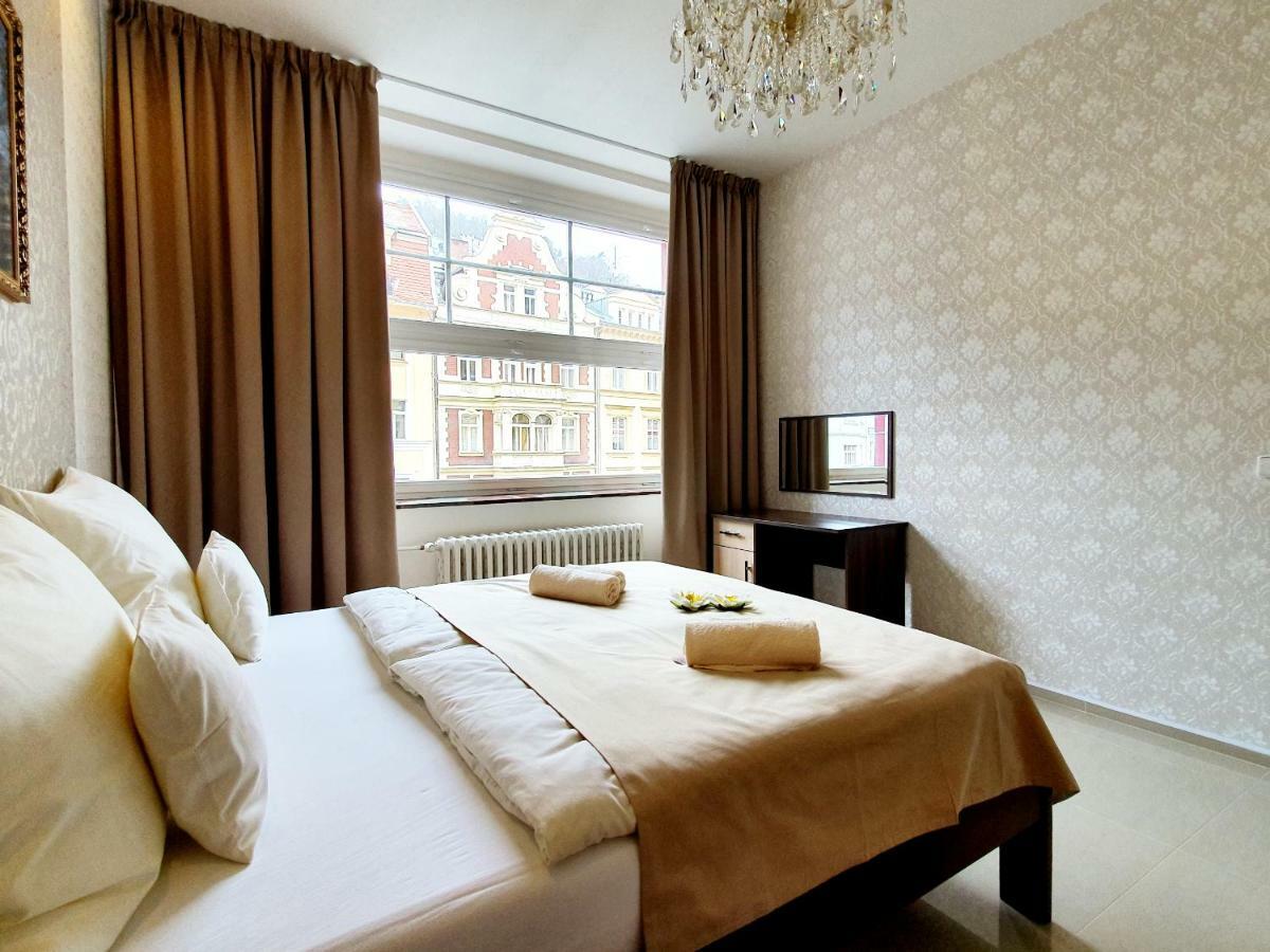 Madonna Apartments การ์โลวีวารี ภายนอก รูปภาพ