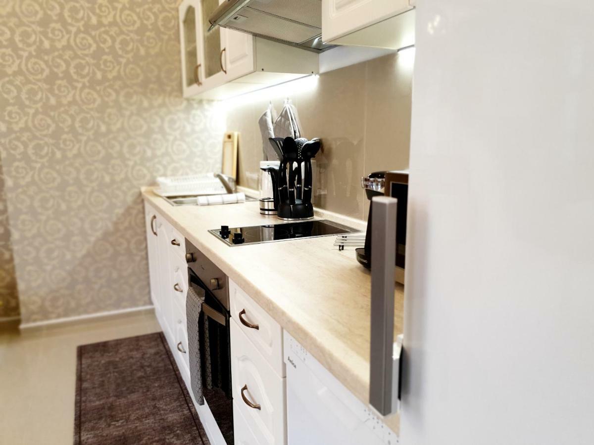Madonna Apartments การ์โลวีวารี ภายนอก รูปภาพ