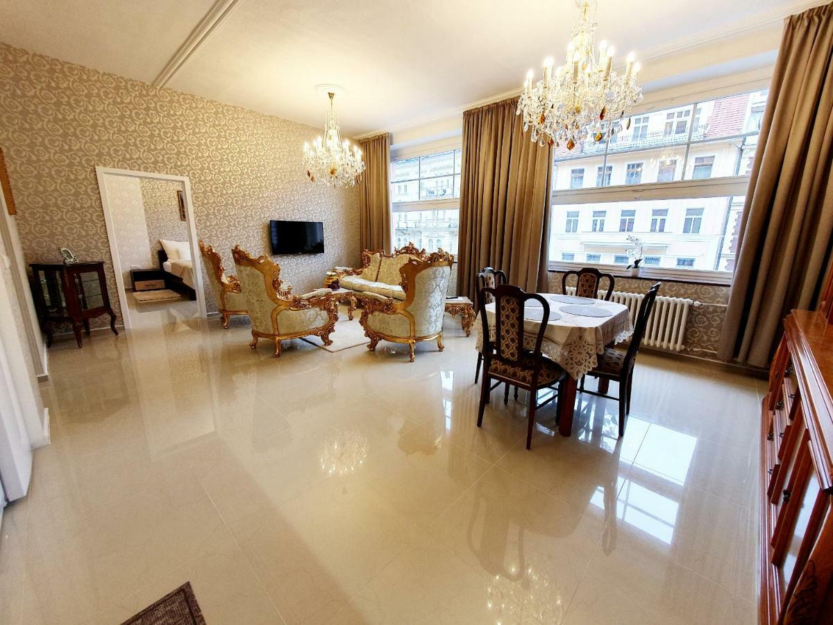 Madonna Apartments การ์โลวีวารี ภายนอก รูปภาพ
